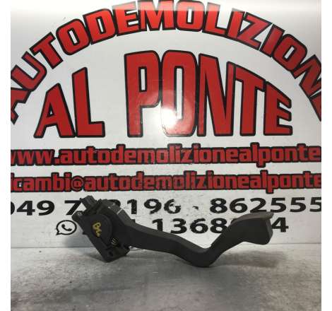 Pedale acceleratore