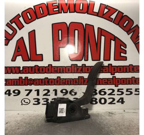 Pedale acceleratore