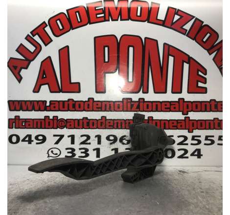 Pedale acceleratore