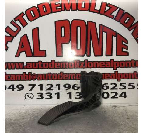 Pedale acceleratore