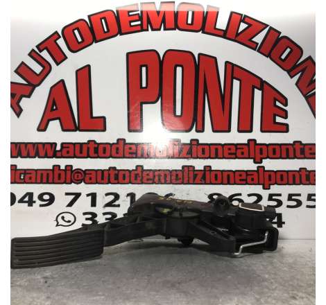 Pedale acceleratore