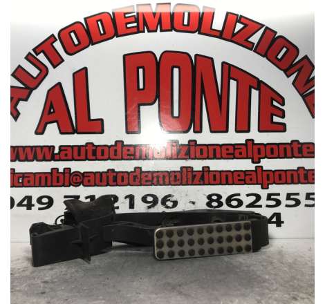 Pedale acceleratore