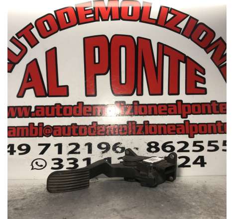 Pedale acceleratore